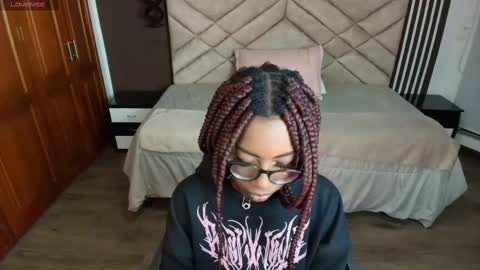 Snapshot of raqueljones_ chatting on 03.11.25 Raquel online show from 03.11.25