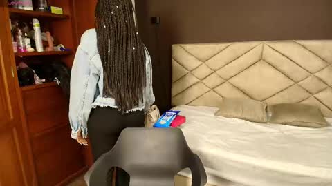 Snapshot of raqueljones_ chatting on 09.17.25 Raquel online show from 09.17.25