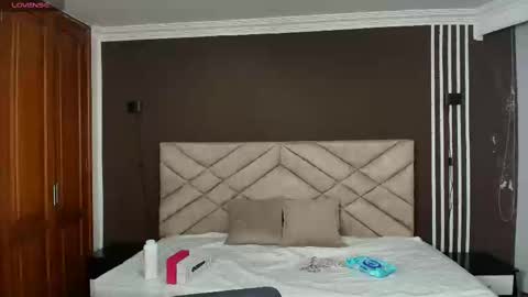 Snapshot of raqueljones_ chatting on 09.20.25 Raquel online show from 09.20.25