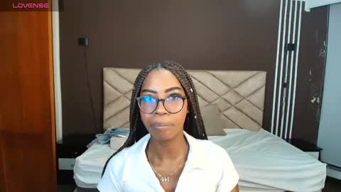 Snapshot of raqueljones_ chatting on 09.27.25 Raquel online show from 09.27.25