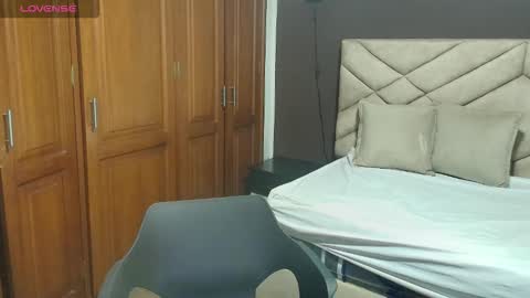 Snapshot of raqueljones_ chatting on 10.02.25 Raquel online show from 10.02.25