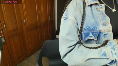 Snapshot of raqueljones_ chatting on 10.10.25 Raquel online show from 10.10.25