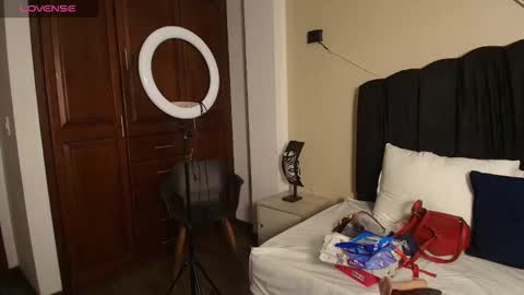 Snapshot of raqueljones_ chatting on 10.12.25 Raquel online show from 10.12.25