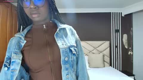 Snapshot of raqueljones_ chatting on 11.02.25 Raquel online show from 11.02.25