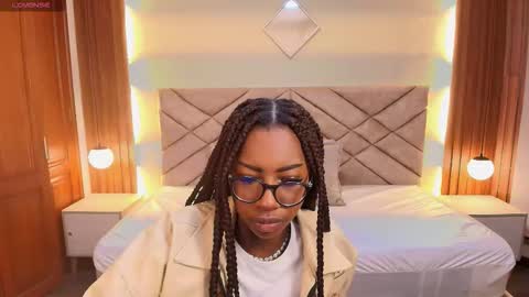 Raquel online show from 02.11.26