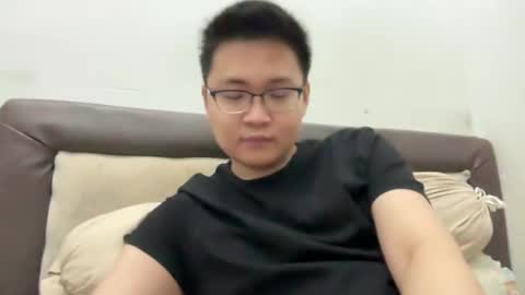 Snapshot of ratedepic17 chatting on 10.27.25 randomnaut online show from 10.27.25