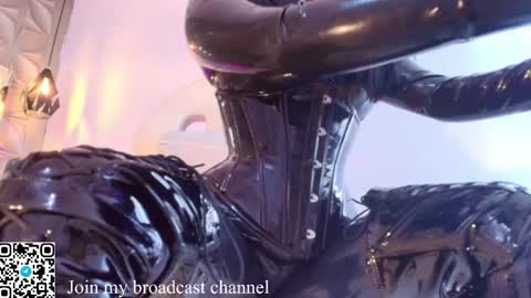   online show from 11.06.25