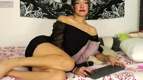 Snapshot of raven06_ chatting on 03.18.26 Raven online show from 03.18.26