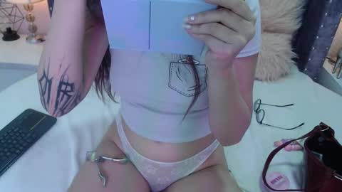 raven_love_ online show from 09.22.25