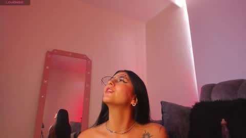Snapshot of raven_manson chatting on 02.12.26 online show from 02.12.26
