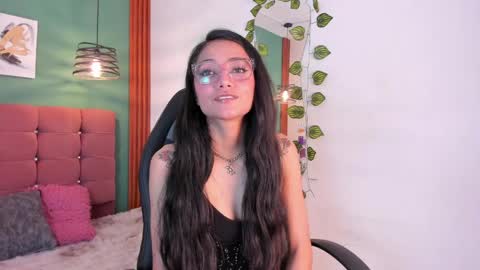 raven_smith_ online show from 06.04.26
