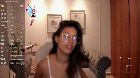 Snapshot of raven_stonee chatting on 10.15.25 Raven online show from 10.15.25