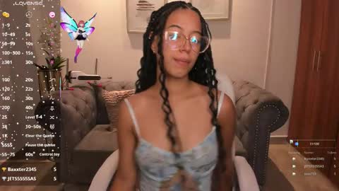 Snapshot of raven_stonee chatting on 10.17.25 Raven online show from 10.17.25