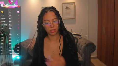 Snapshot of raven_stonee chatting on 10.24.25 Raven online show from 10.24.25