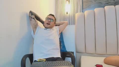 ravenandcody online show from 10.23.25