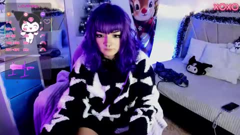 Snapshot of ravencollen chatting on 12.21.25 ravencollen online show from 12.21.25