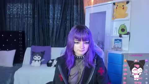 Snapshot of ravencollen chatting on 02.20.26 ravencollen online show from 02.20.26