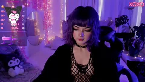 Snapshot of ravencollen chatting on 02.26.26 ravencollen online show from 02.26.26