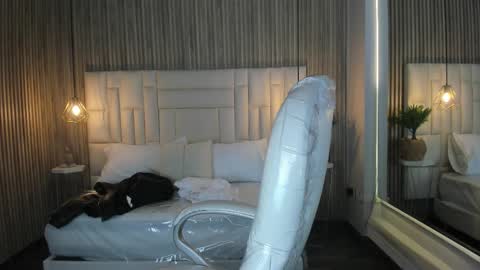 Snapshot of ravenn21 chatting on 02.27.26 Raven online show from 02.27.26