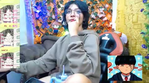 Snapshot of ravenn_20 chatting on 02.01.25 RavenN online show from 02.01.25