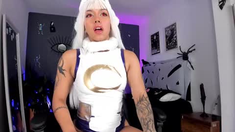 Snapshot of ravenwitch_ chatting on 10.11.25 Raven Witch online show from 10.11.25