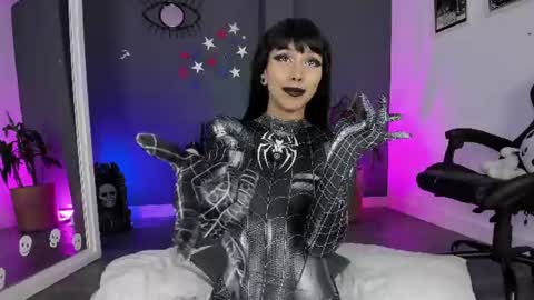 Snapshot of ravenwitch_ chatting on 07.06.26 Raven Witch online show from 07.06.26