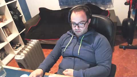 ravingr3d3 online show from 02.18.25