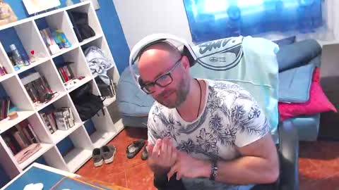 ravingr3d3 online show from 04.17.26