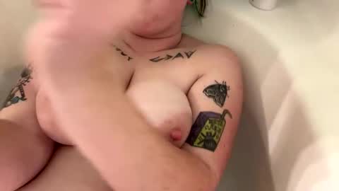 Ravynn 3 online show from 12.21.24