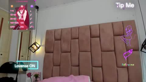 Snapshot of ravynrouge_ chatting on 09.17.25 ravynrouge_ online show from 09.17.25