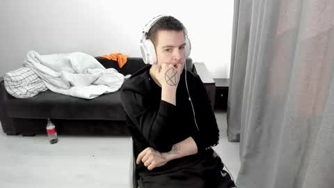 Snapshot of ray_hill chatting on 03.10.26 Ray online show from 03.10.26