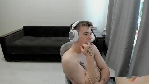 Snapshot of ray_hill chatting on 05.16.26 Ray online show from 05.16.26