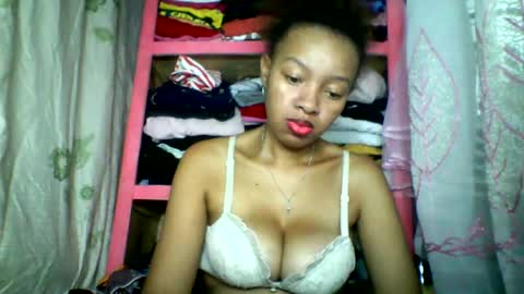 Snapshot of rayana_69 chatting on 06.15.26 rayana_69 online show from 06.15.26