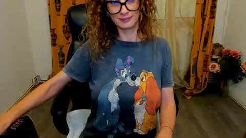 Snapshot of raylennem01 chatting on 05.13.26 ray online show from 05.13.26