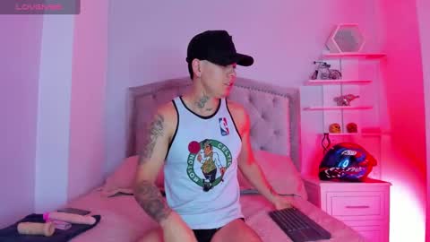 Raymond Stonee online show from 01.03.25