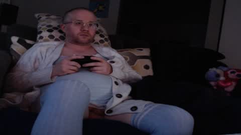 Snapshot of raymondsun chatting on 01.05.25 Sunshine Ray online show from 01.05.25