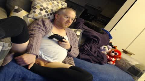 Snapshot of raymondsun chatting on 01.19.25 Sunshine Ray online show from 01.19.25