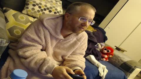 Snapshot of raymondsun chatting on 01.22.25 Sunshine Ray online show from 01.22.25