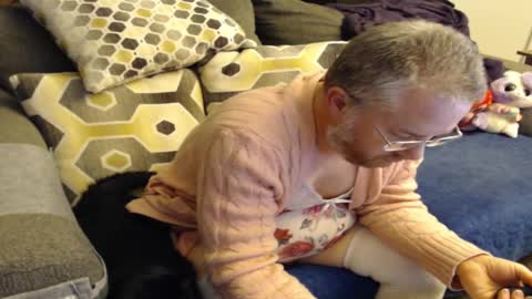 Snapshot of raymondsun chatting on 02.11.25 Sunshine Ray online show from 02.11.25