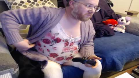 Snapshot of raymondsun chatting on 02.13.25 Sunshine Ray online show from 02.13.25