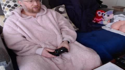 Snapshot of raymondsun chatting on 02.16.25 Sunshine Ray online show from 02.16.25