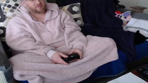 Snapshot of raymondsun chatting on 02.16.25 Sunshine Ray online show from 02.16.25