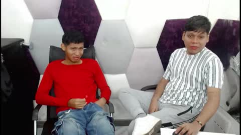 Snapshot of raystewart_ chatting on 11.05.25 raystewart online show from 11.05.25