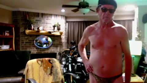 Snapshot of ready4aride2day chatting on 01.20.25 ready4aride2day online show from 01.20.25