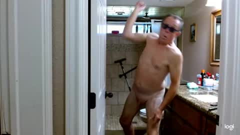 Snapshot of ready4aride2day chatting on 10.29.25 ready4aride2day online show from 10.29.25