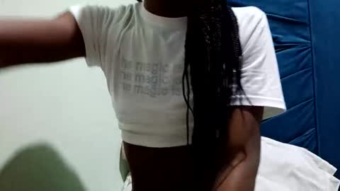 Snapshot of rebecca23278 chatting on 05.17.26 Tu mami Rebecca online show from 05.17.26