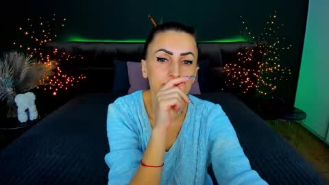 rebecca_diamonds online show from 11.12.25