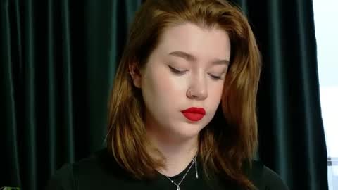 Snapshot of rebecca_lace chatting on 11.20.25 rebecca_lace online show from 11.20.25