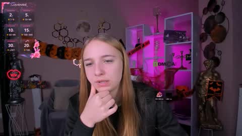 rebecca_smile_ online show from 10.21.25