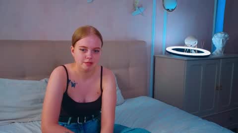 rebeccacruze online show from 06.08.26